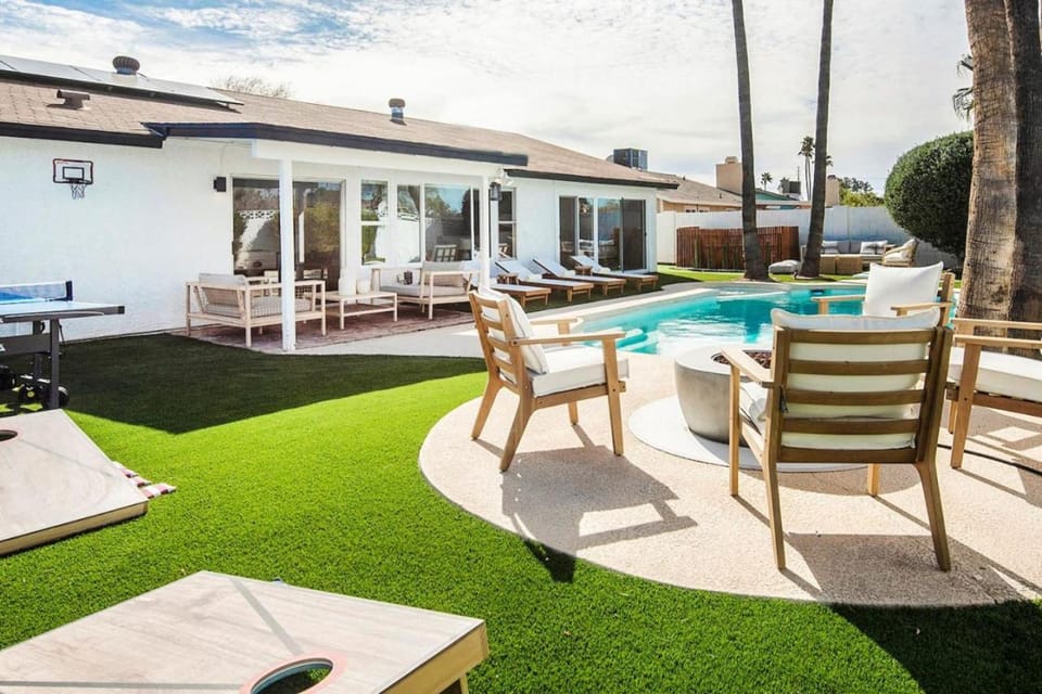 Lounge or bar