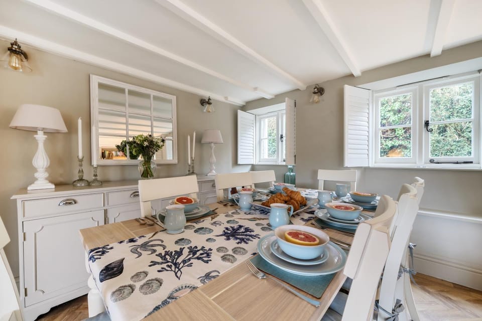 Food and drinks, Dining area, Food