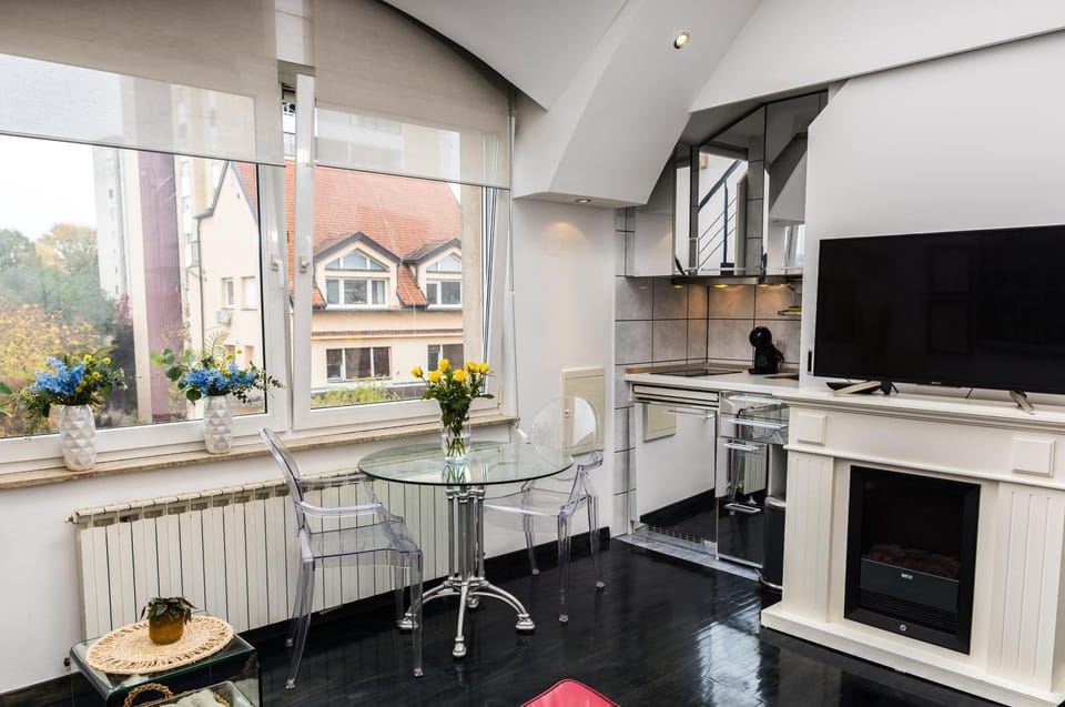 Property building, View (from property/room), View (from property/room), Kitchen or kitchenette, Dining area, dishwasher, minibar