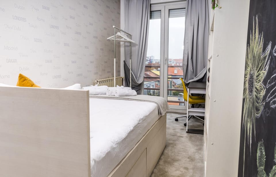 Coffee/tea facilities, Kitchen or kitchenette, minibar