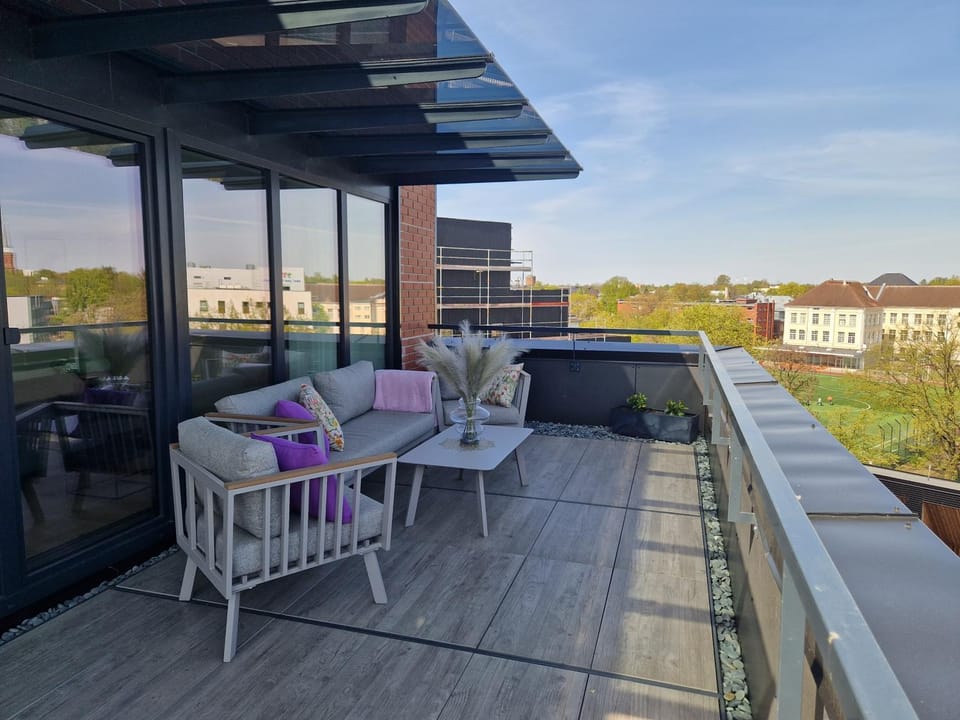 Patio, Day, View (from property/room), Balcony/Terrace, Seating area, Dining area