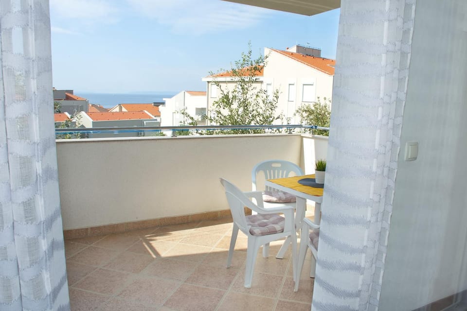 Patio, Day, View (from property/room), Balcony/Terrace