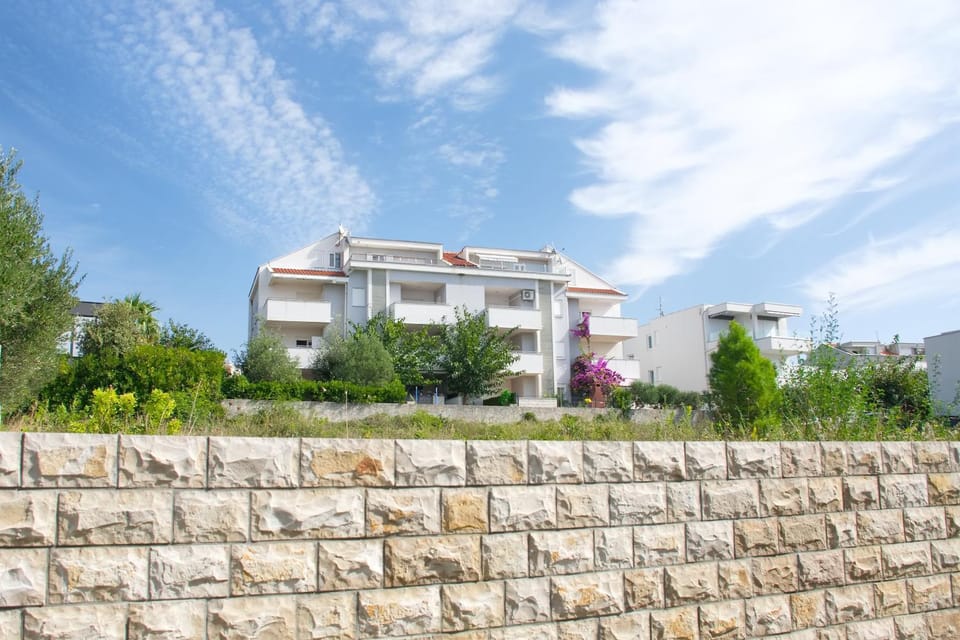 Property building, Day