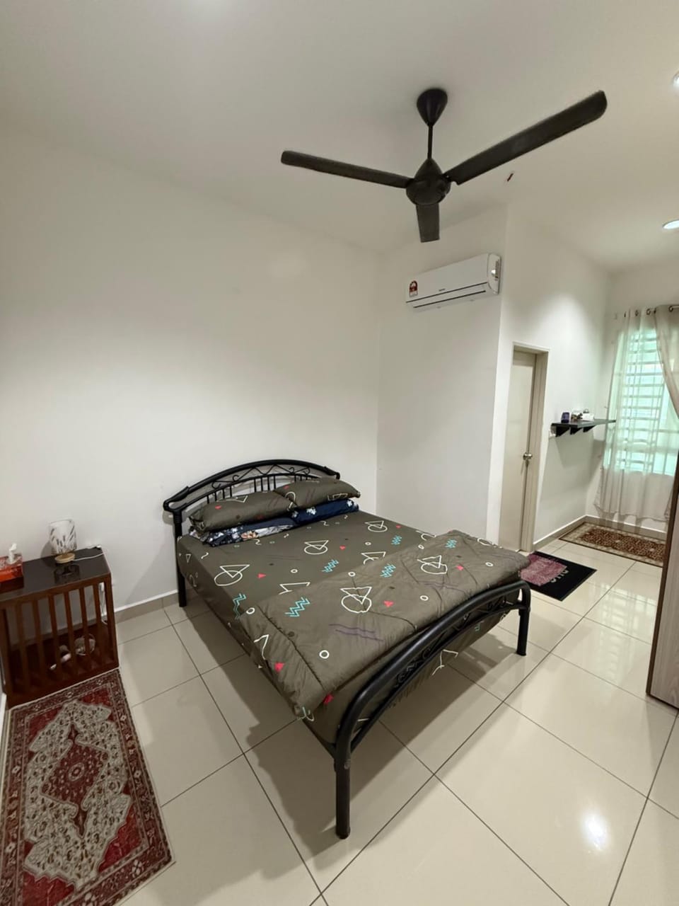 Bed, Bedroom, air conditioner