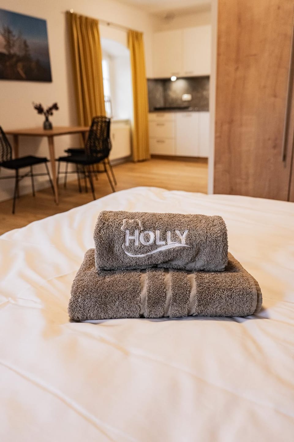 Bed, Photo of the whole room, Bedroom, towels