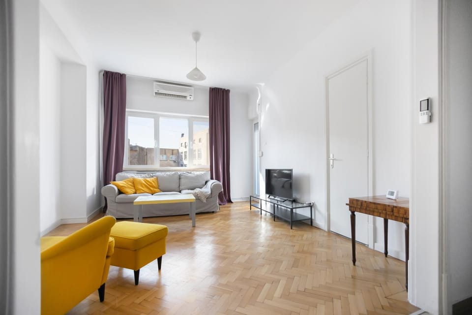 TV and multimedia, Living room, Photo of the whole room, Seating area