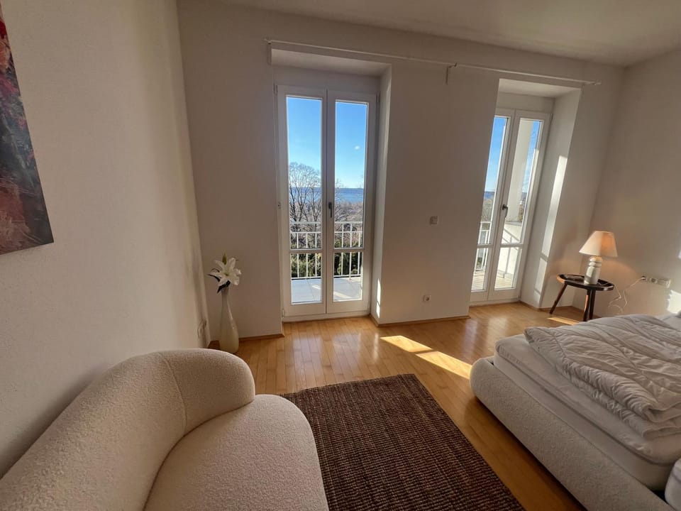 Bed, Natural landscape, View (from property/room), Balcony/Terrace, Photo of the whole room, Seating area, Bedroom