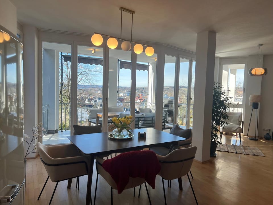 Living room, Seating area, Dining area