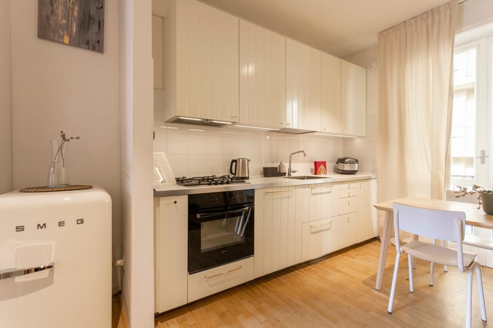 Kitchen or kitchenette, Dining area, dishwasher, toaster