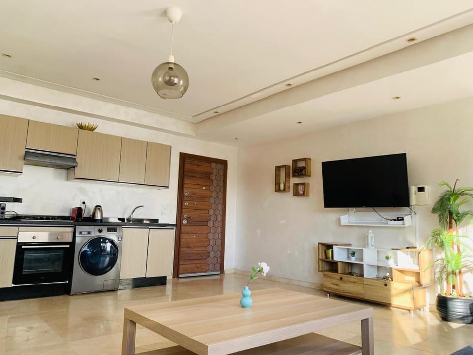 Cosy 80 m2 with 2 balcony 5min Hassan 2 Apartment in Casablanca