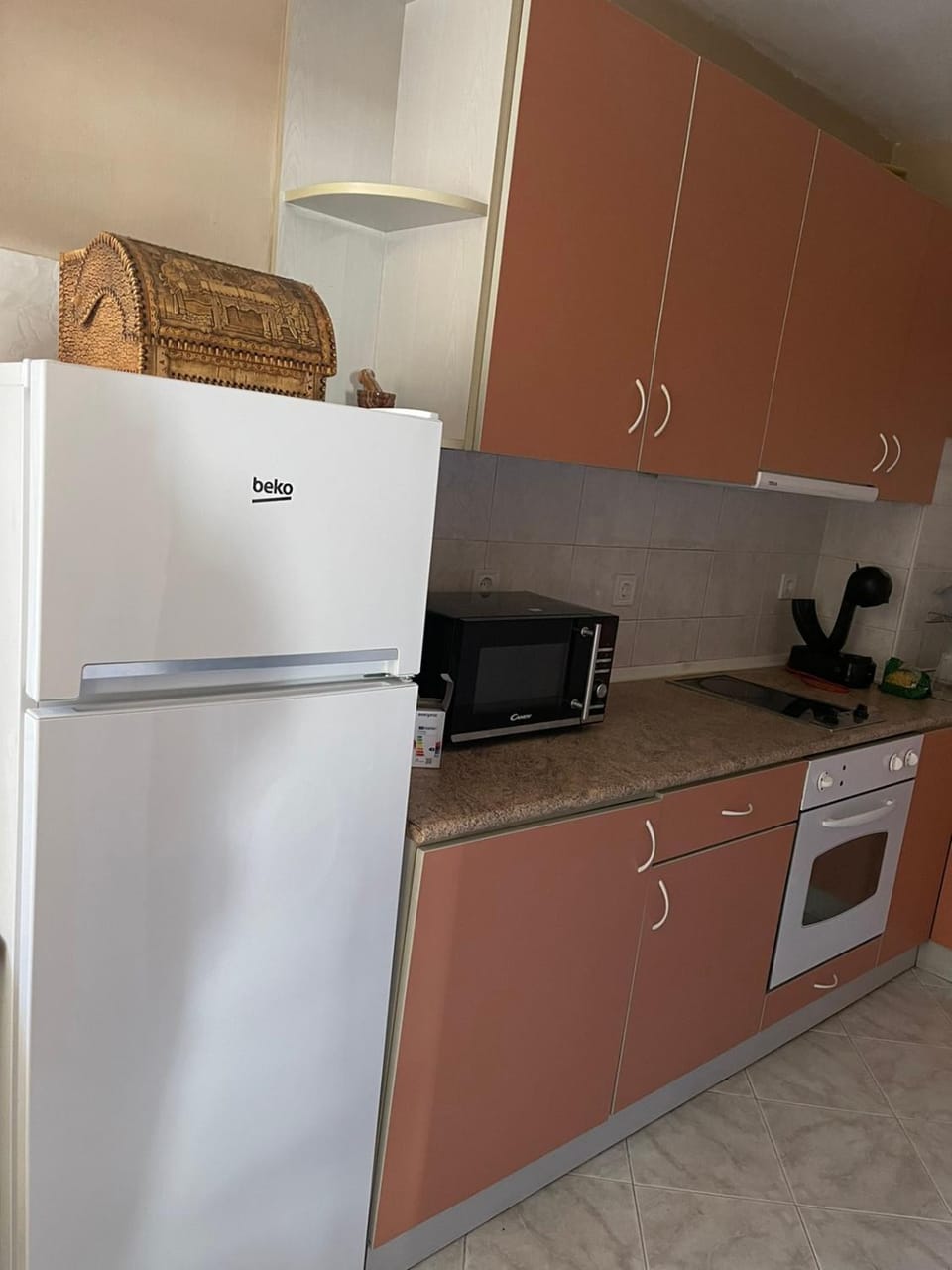 Kitchen or kitchenette, minibar, pet friendly, stove