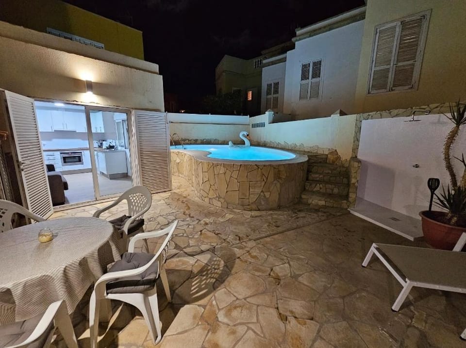 Shower, Night, Balcony/Terrace, Pool view, Swimming pool, sunbed