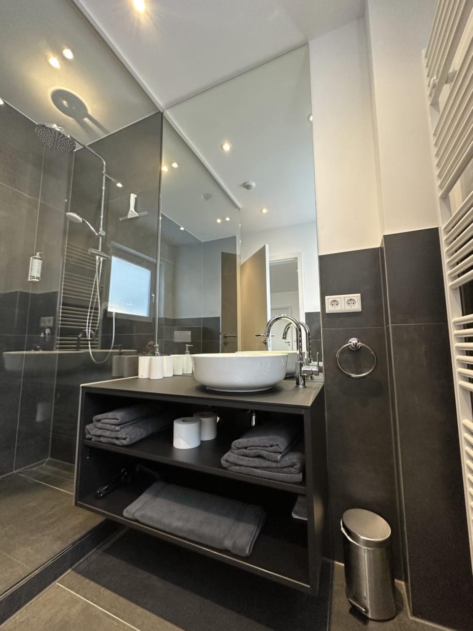 Shower, Bathroom, towels