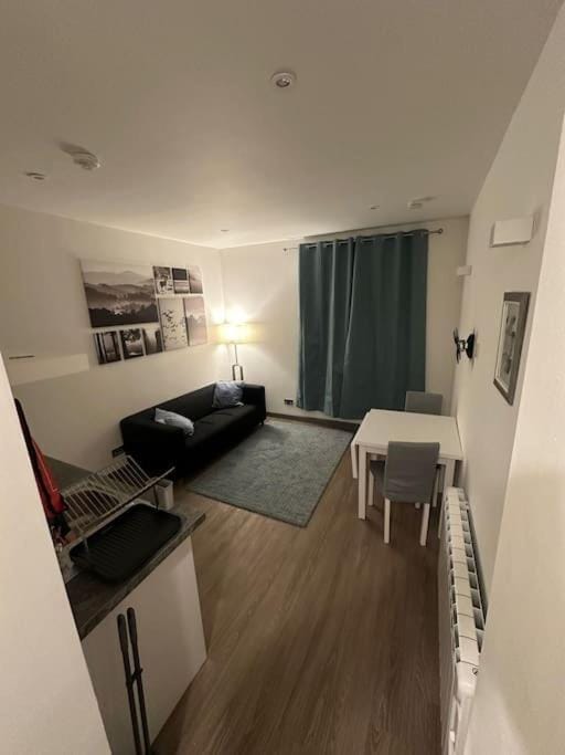 Kitchen or kitchenette, Living room, Photo of the whole room, Dining area