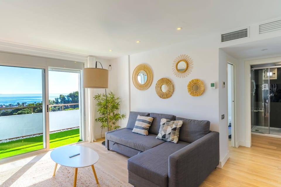 Apartamento Pura Vida! Vistas al mar, playa a 5 min. Terraza, WiFi y A/A. Apartment in Aguadulce