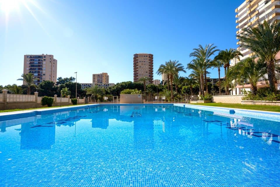 Apartamento Pura Vida! Vistas al mar, playa a 5 min. Terraza, WiFi y A/A. Apartment in Aguadulce