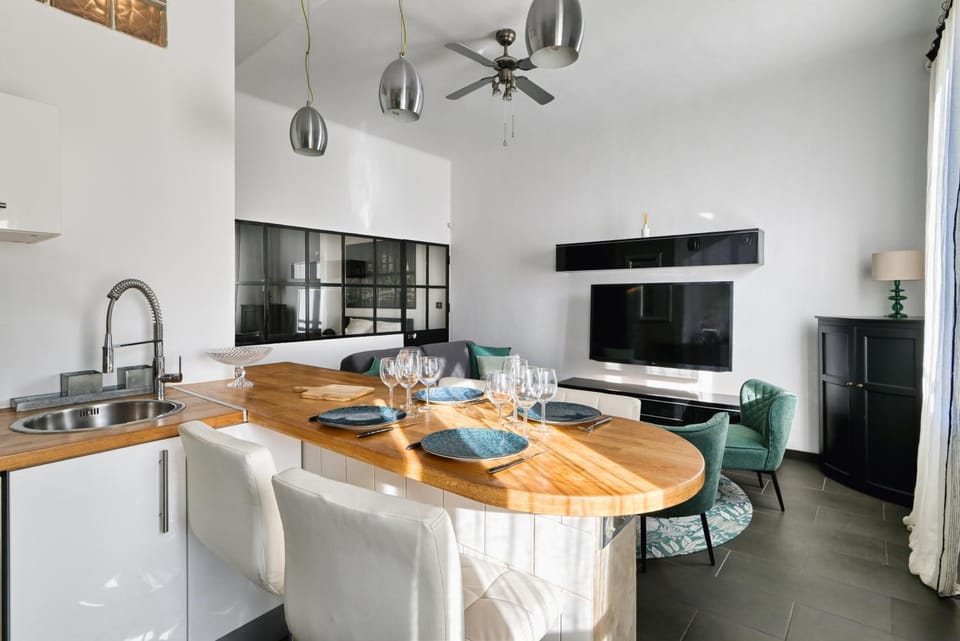 Appartement au cœur du Vieux-Port Apartment in Marseille
