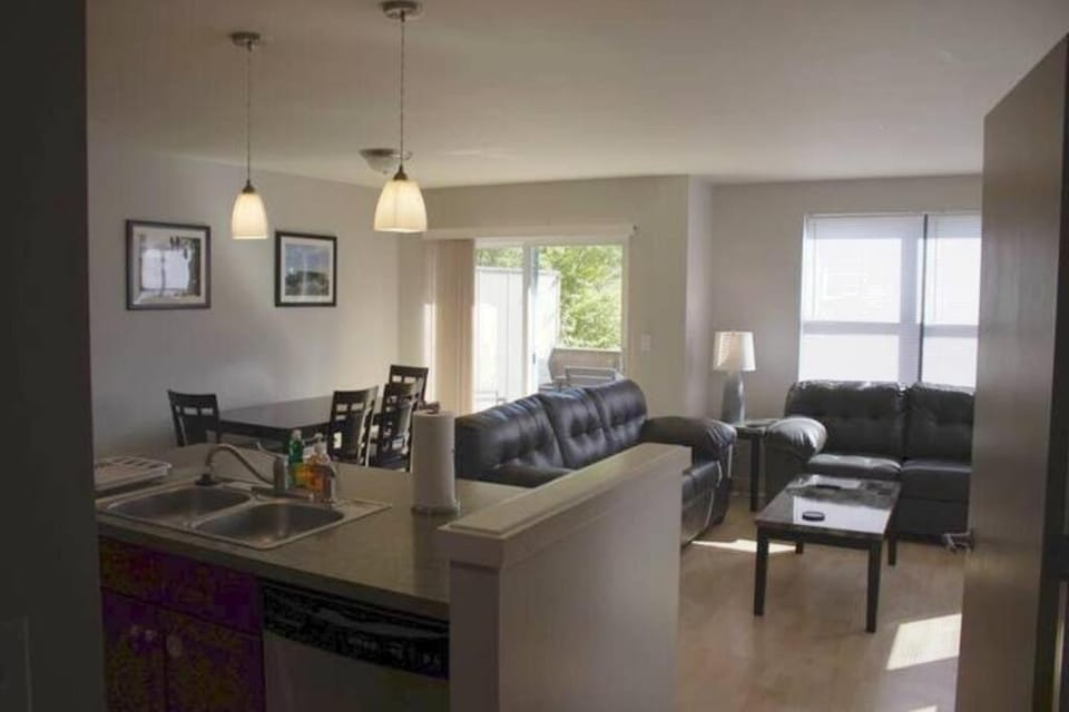 Athens city townhouse, 2 King masters, 2.5 baths Apartment in Ohio