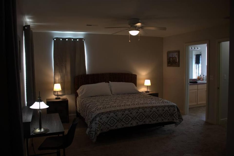 Athens city townhouse, 2 King masters, 2.5 baths Apartment in Ohio