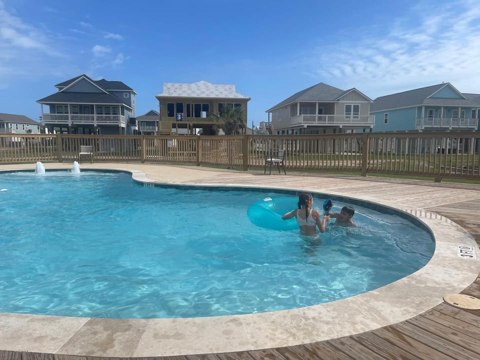 Galveston Beach House with Water Views House in Galveston Island