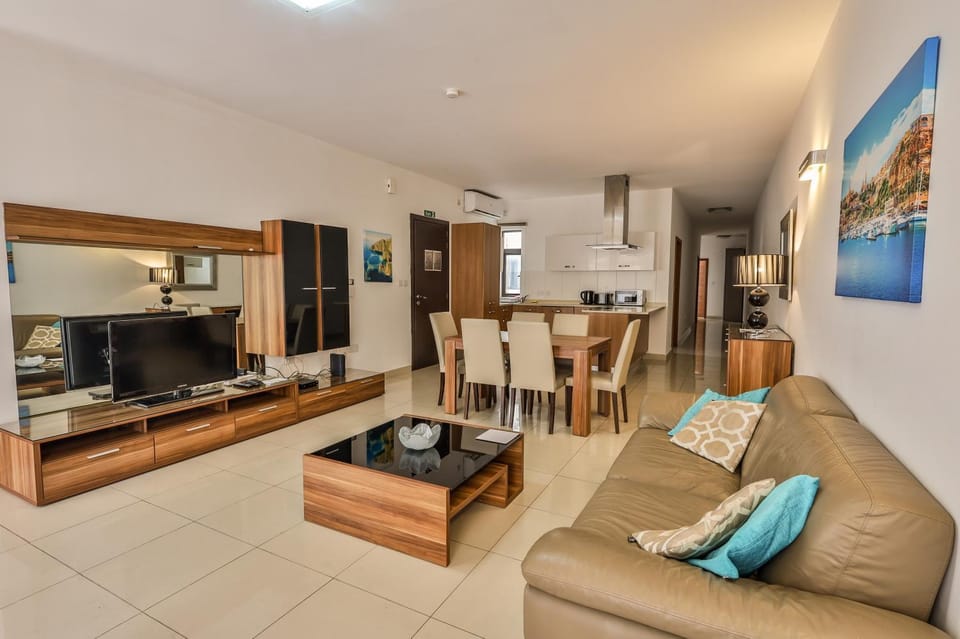 Communal lounge/ TV room, TV and multimedia, Living room, Evening entertainment, minibar