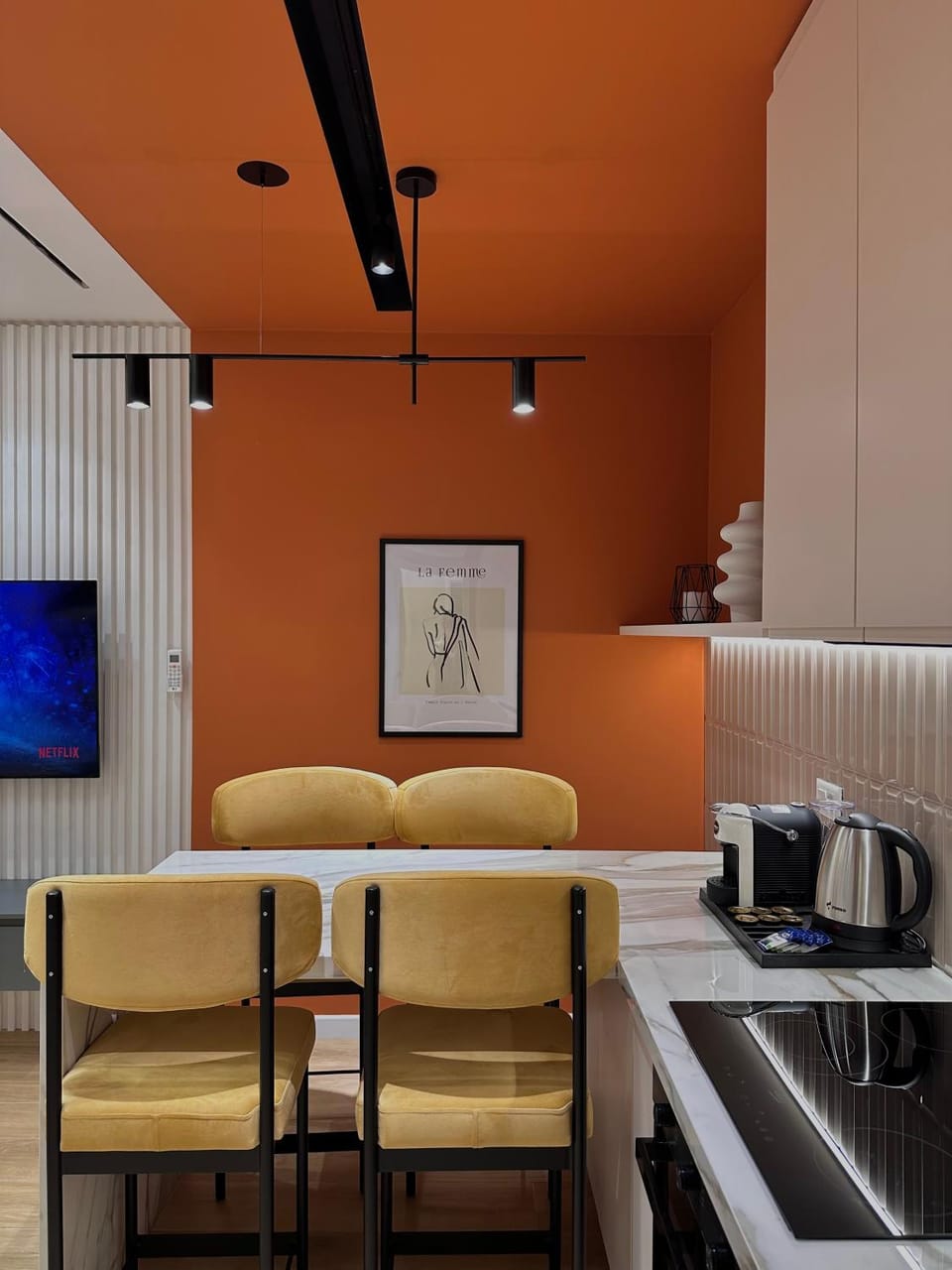 TV and multimedia, Kitchen or kitchenette, Living room, Seating area, Dining area, minibar, pet friendly, stove