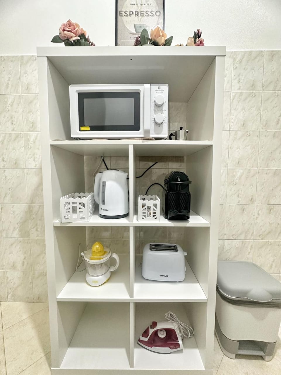 minibar, kitchen