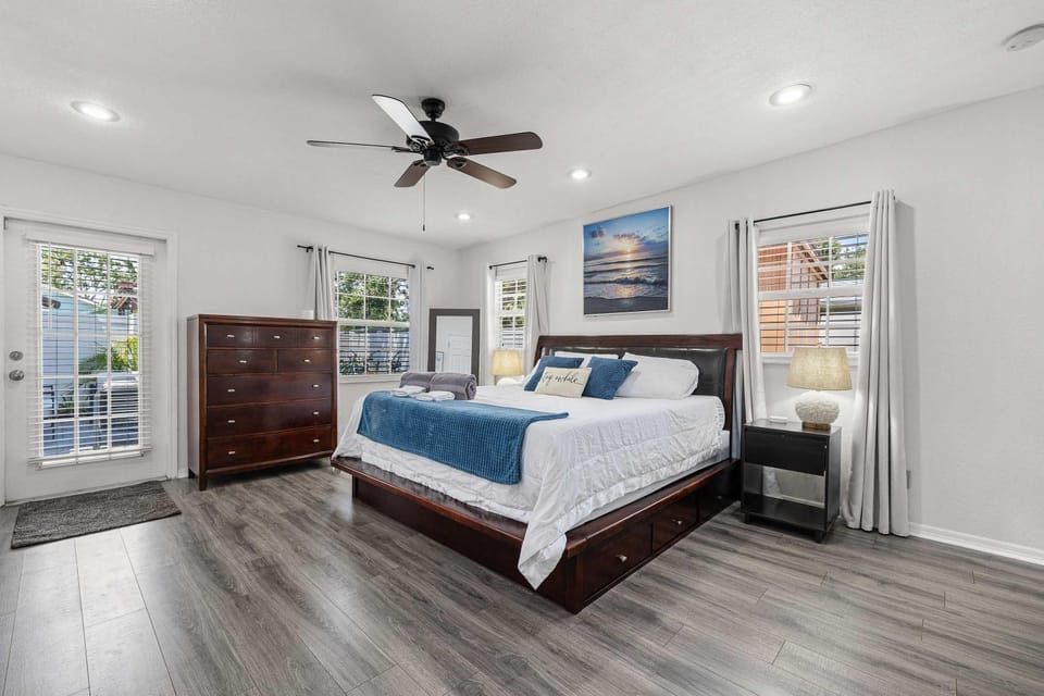 3BR - Beach & Trail - Bikes, Fire Pit, Mini-Golf House in St Petersburg