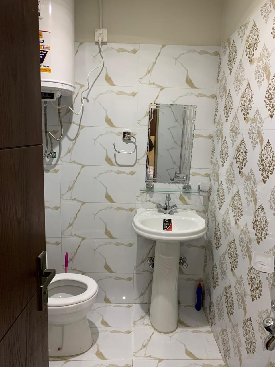 Chic 1-Bed Retreat Your Ideal Urban Escape Awaits Discover Comfort & Convenience in the Heart of Bahria Hub Commercial Book Now Apartment in Islamabad