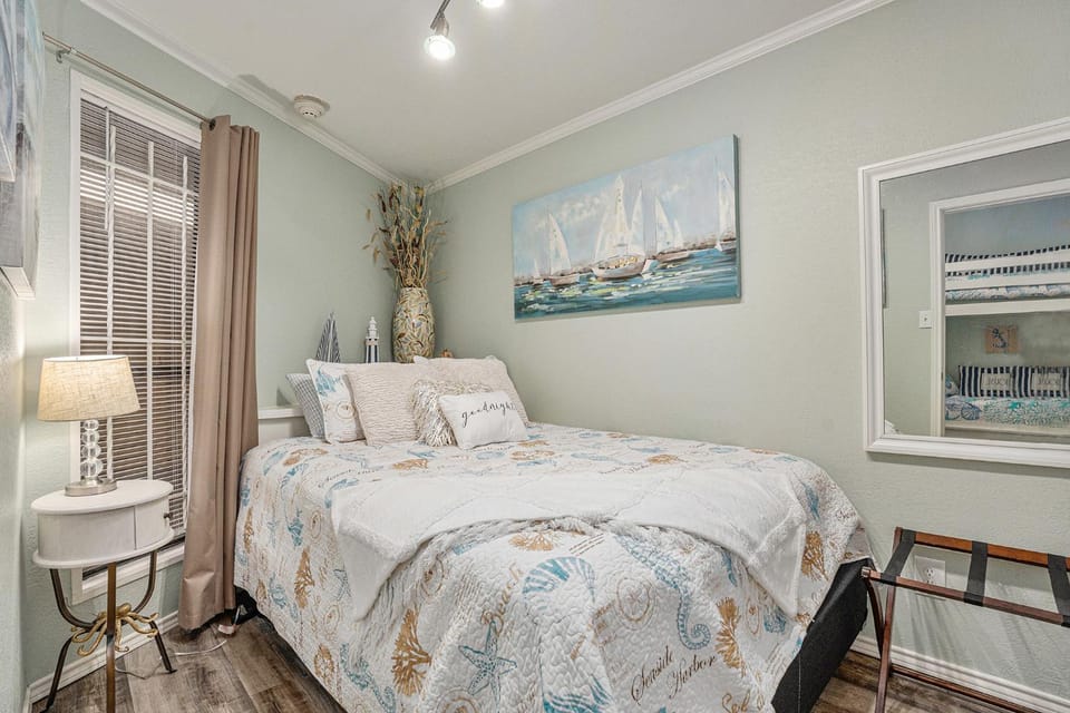 Bed, Bedroom