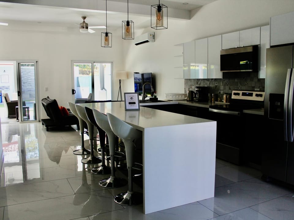 Kitchen or kitchenette, oven, stove