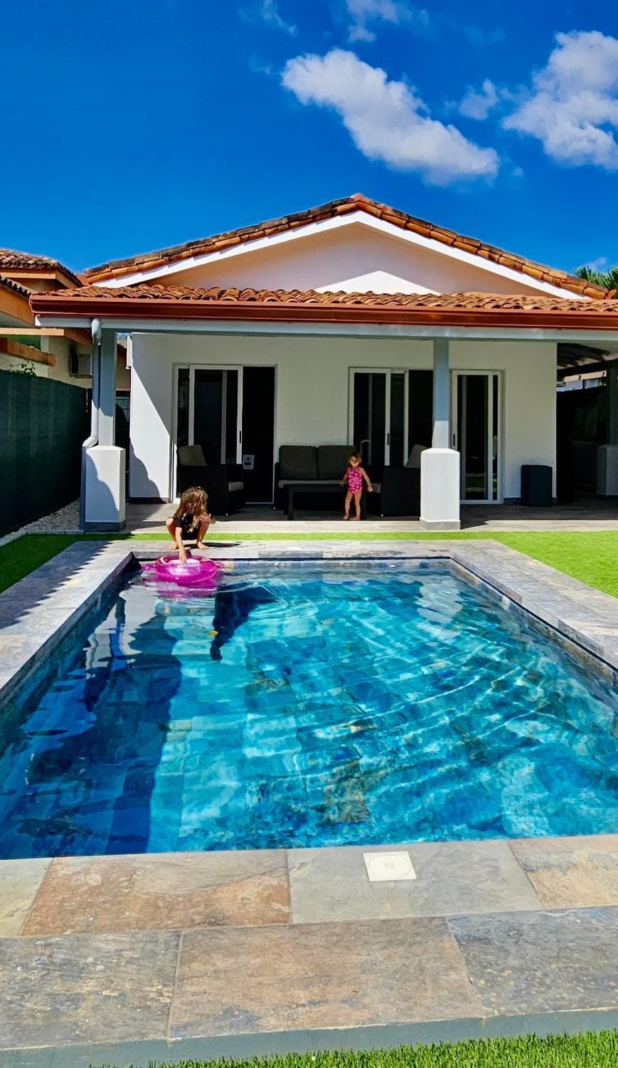 Property building, Day, Balcony/Terrace, Pool view, group of guests, sunbed