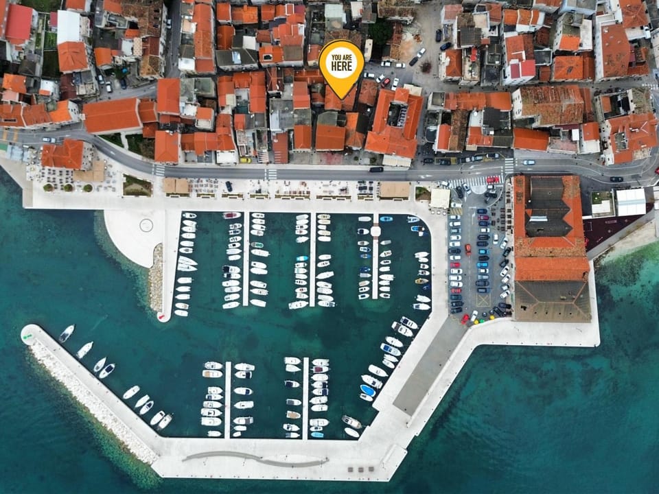 Neighbourhood, Bird's eye view