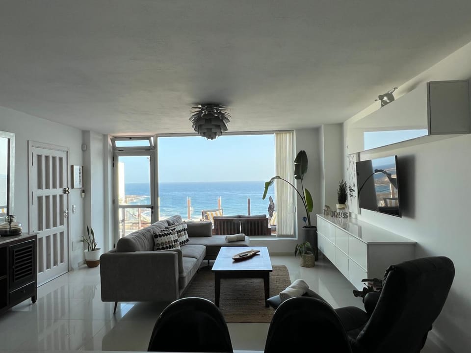 Natural landscape, TV and multimedia, Living room, Sea view