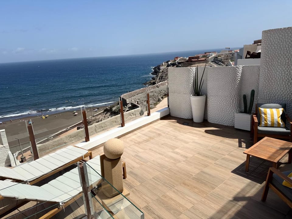 Natural landscape, View (from property/room), Balcony/Terrace, Beach, Sea view, sunbed