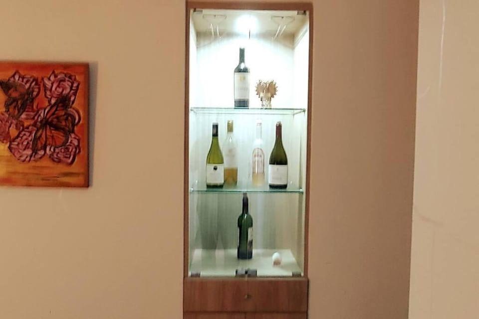 Alcoholic drinks, minibar