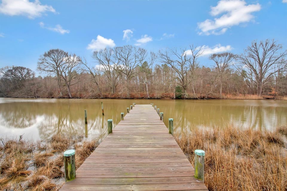 Gorgeous Creek Side Ranch-Style Estate With Dock House in Maryland