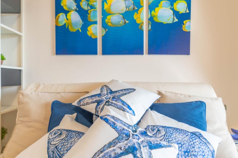Photo of the whole room, Decorative detail, Bedroom