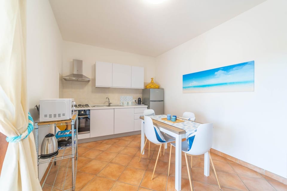 Kitchen or kitchenette, Dining area, minibar, pet friendly, stove