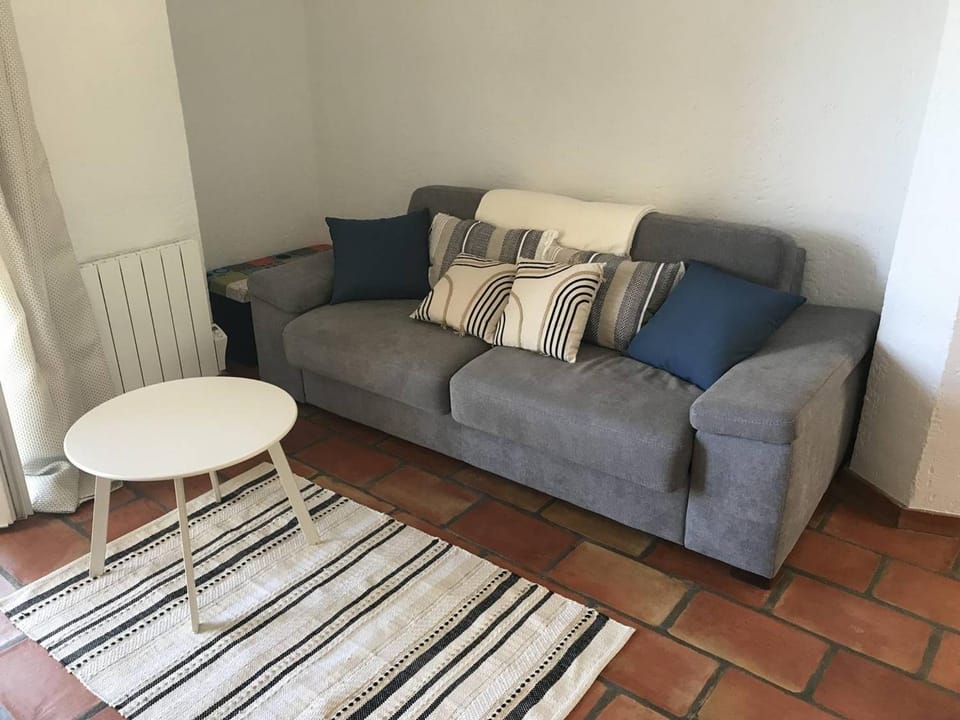 Villa T2 climatisée avec jardin, proche plage, parking et animaux acceptés - FR-1-768-65 Villa in Roquebrune-sur-Argens