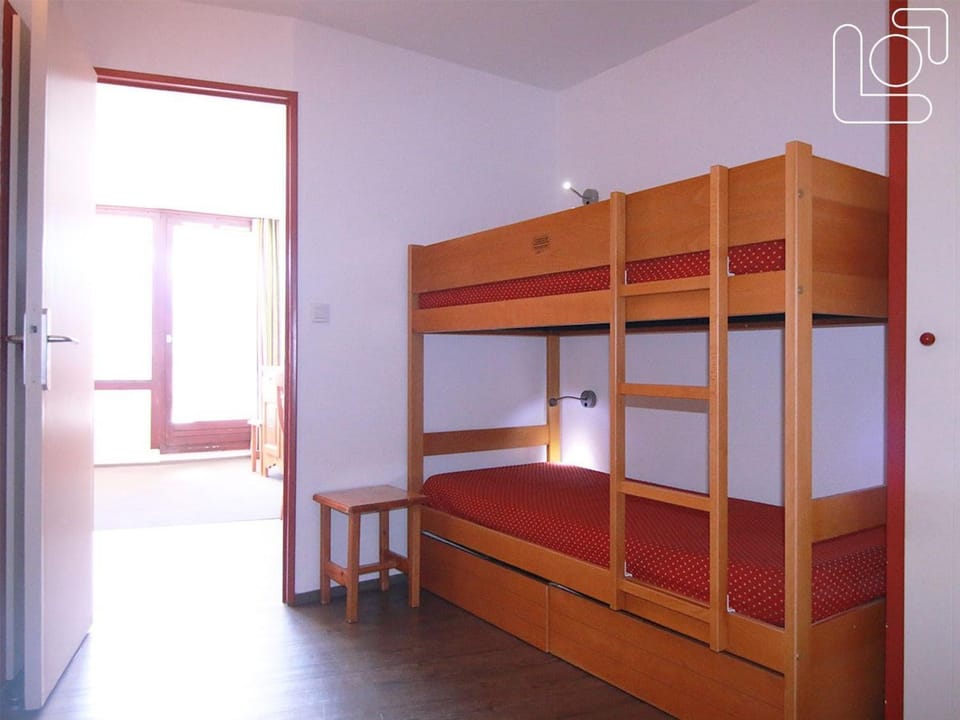 Appartement 2P, 6 Pers, Balcon Sud/Est, À 100m des Pistes et Commerces - L'Alpe d'Huez - FR-1-405-351 Apartment in Huez