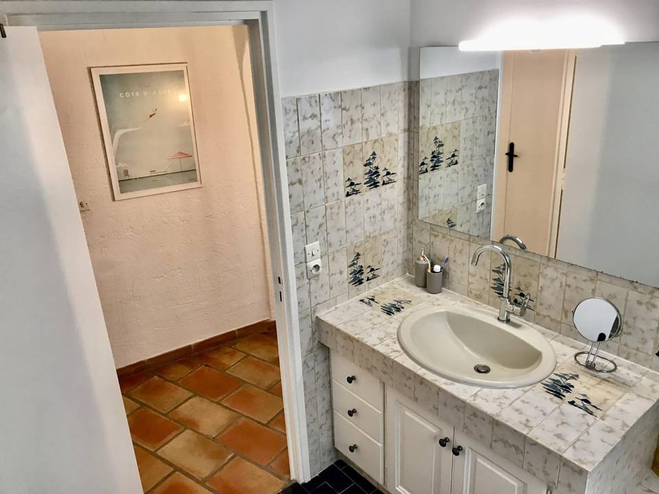 Petite villa 4 pers, plage à 1 km, tout confort, animaux acceptés - FR-1-768-64 Villa in Roquebrune-sur-Argens