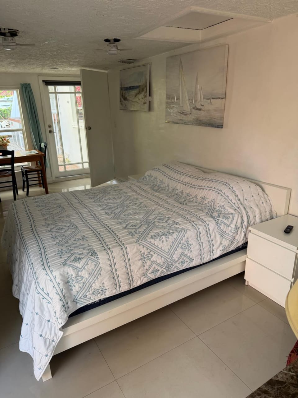 CHEERFUL PRIVATE ROOM 2 MILES AWAY FROM SUNNY ISLES BEACH Vacation rental in Ojus
