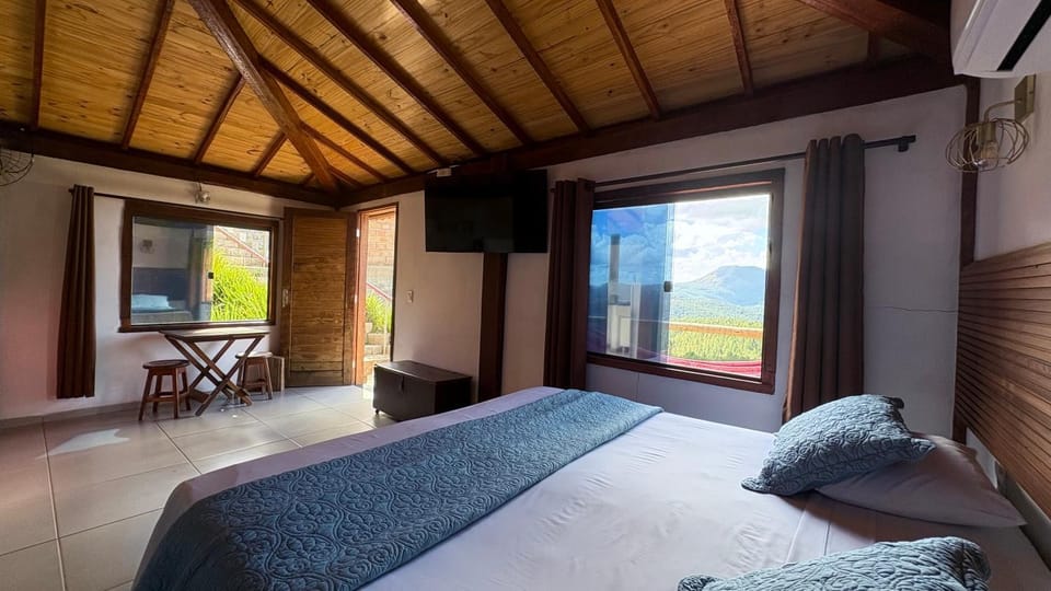 Loft Teto Muriquis House in State of Minas Gerais, Brazil