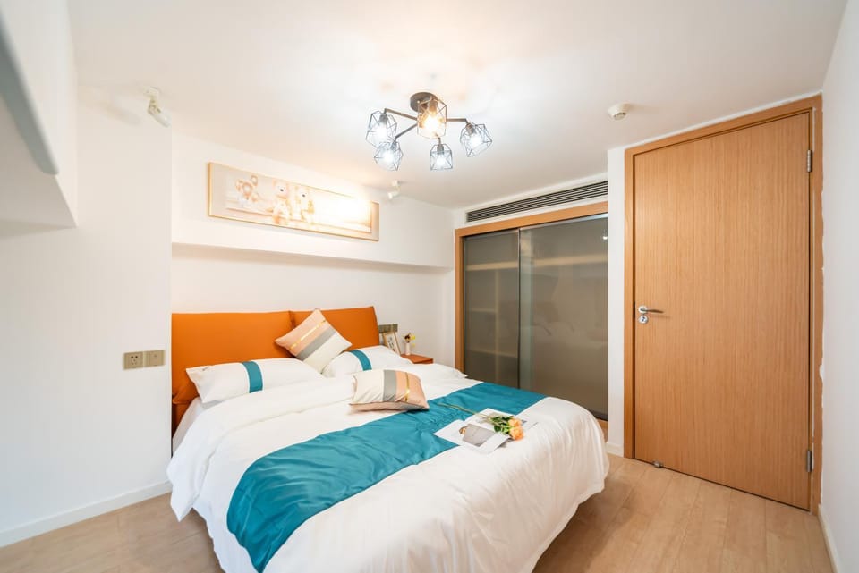 Bed, Photo of the whole room, Bedroom, air conditioner