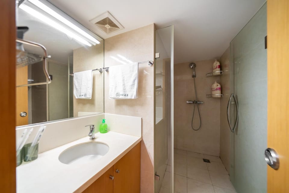 Shower, Bathroom, towels