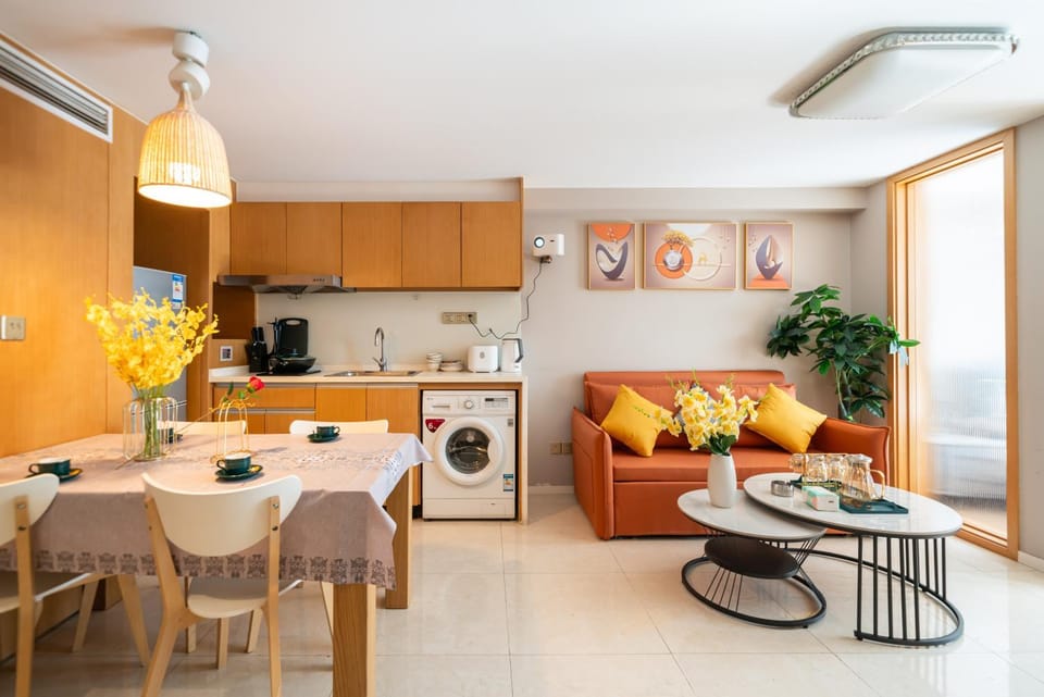 Kitchen or kitchenette, Living room, Seating area, Dining area, minibar, pet friendly, stove, washing machine, dryer, air conditioner