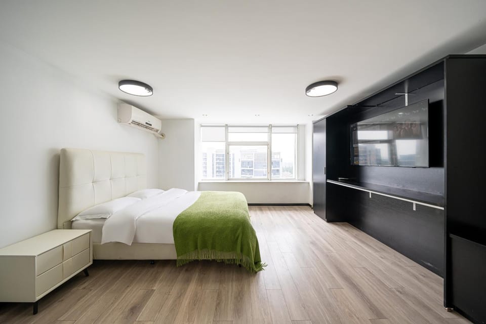 Bed, Photo of the whole room, Bedroom