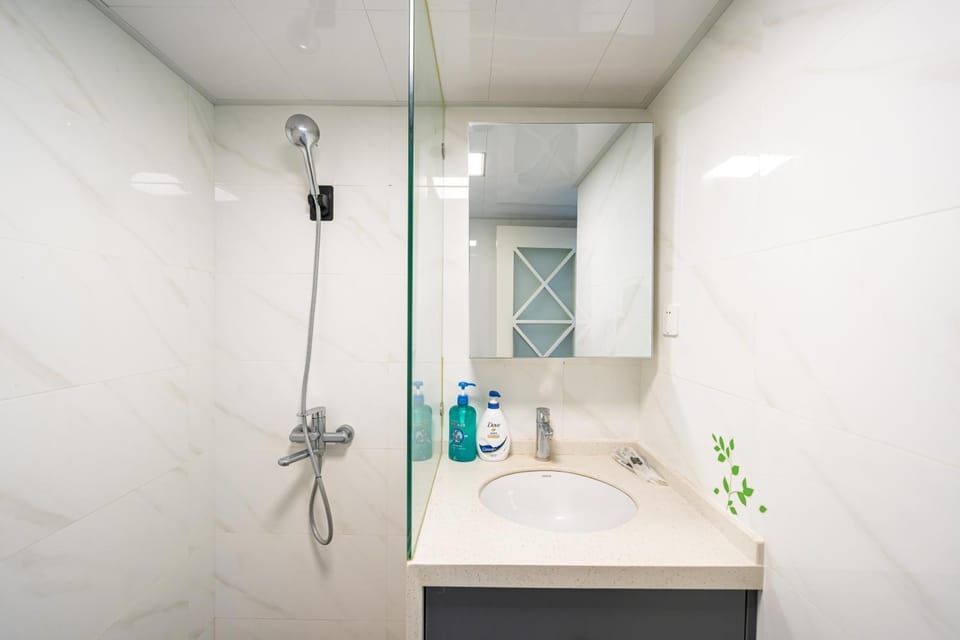 Shower, Bathroom, towels