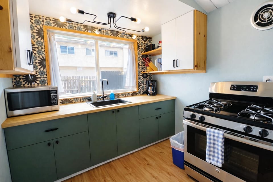 Idyllic 1BR APT in Ocean Beach Apartment in Point Loma